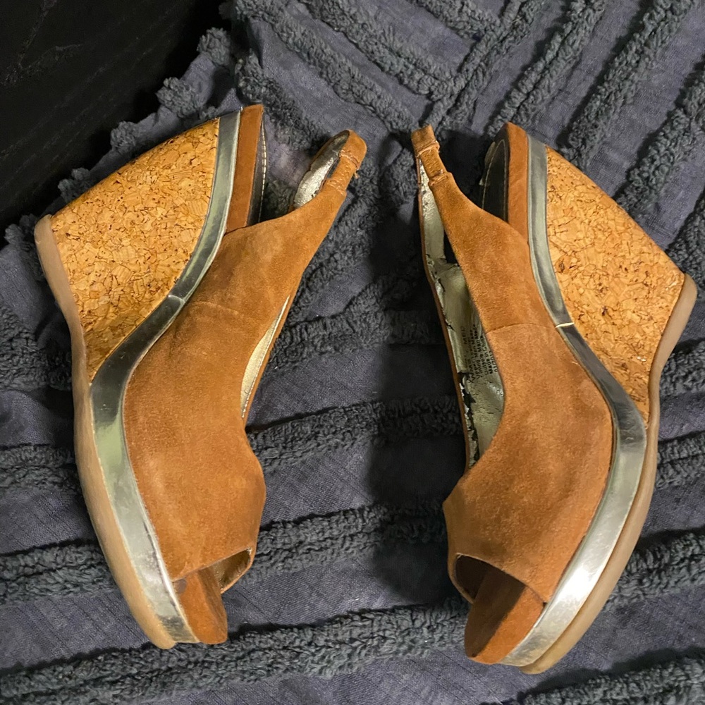 Kenneth Cole reaction Suede wedges Sz 7